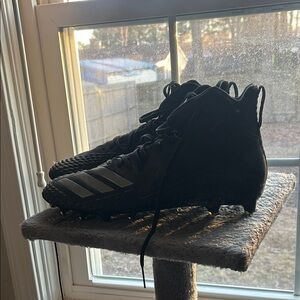 Reebok Black and Gray Athletic Shoes
Worn once & no more interest in football